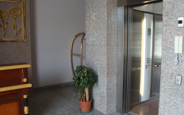 Awali Rose Hotel Suites