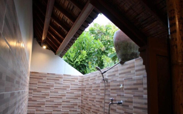 Kubu Reot Taman Asri