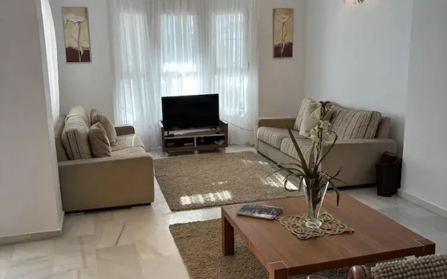 Beach Apartment - Sleeps 6, Pool & Private Terrace