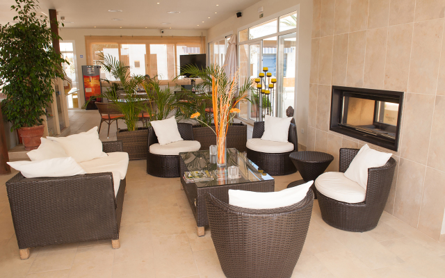 Apartamentos Sol Romántica by DOT Suites