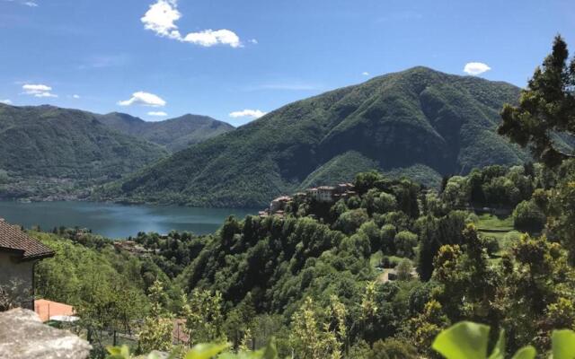Lovely House on Lake Lugano