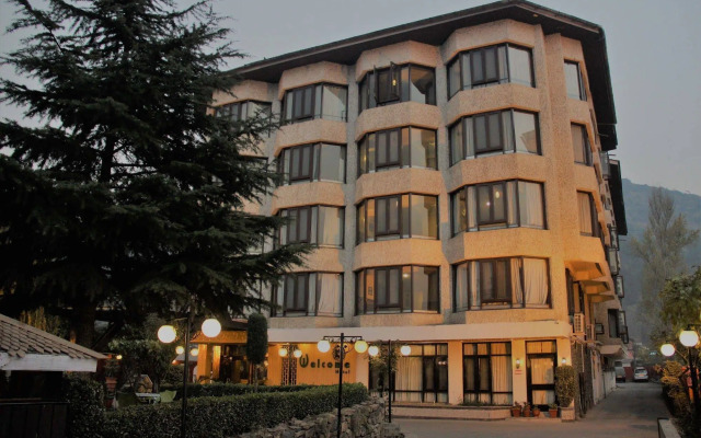 Welcome Hotel at Srinagar