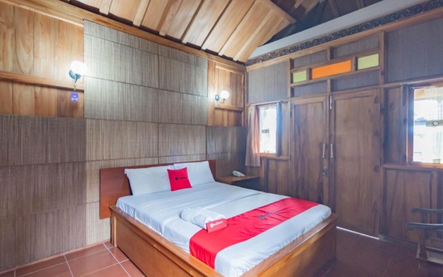 RedDoorz Premium At Joglo Garut Cottage Syariah – Guest Rooms – Garut