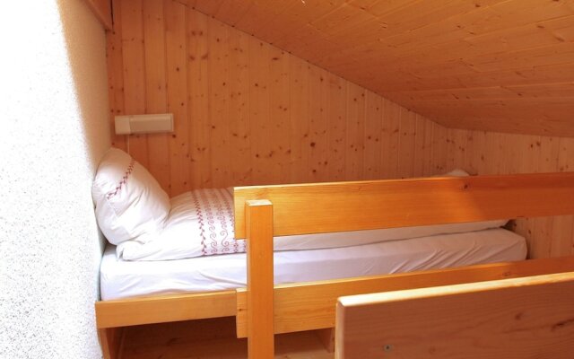 Cozy Apartment with Balcony in La Tzoumaz