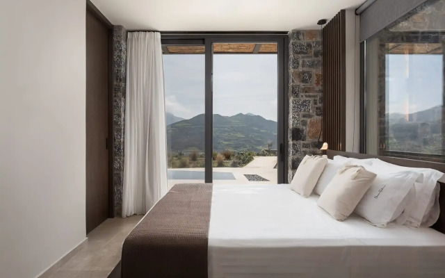 Neromai Cave Luxury Villas