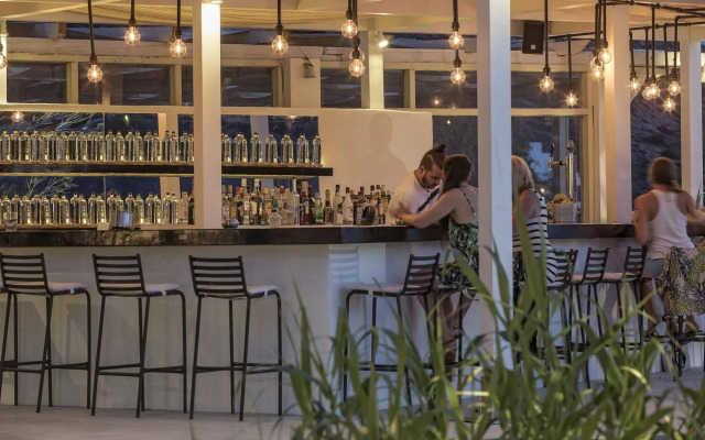 Dionysos Sea Side Resort