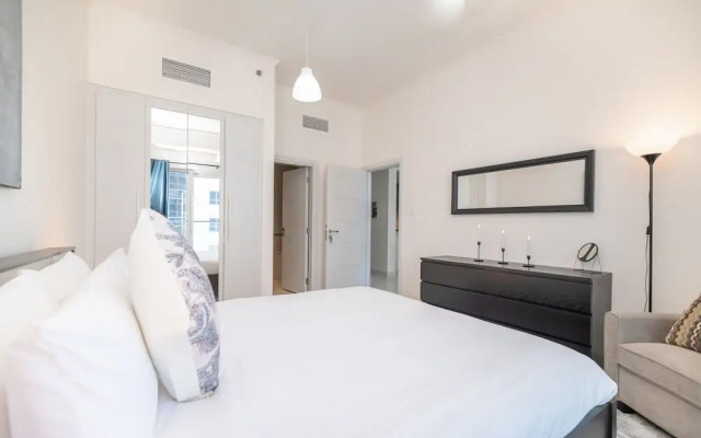 Exquisite 1BR Haven Partial Sea View