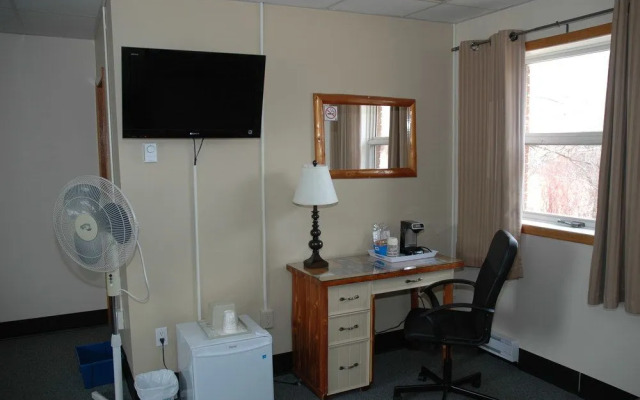 Wayside Motel Manitoulin