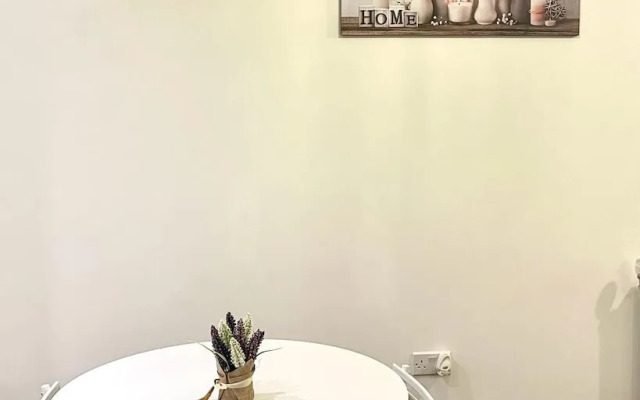 Lovely Flat With Free Parking & Wheelchair Access