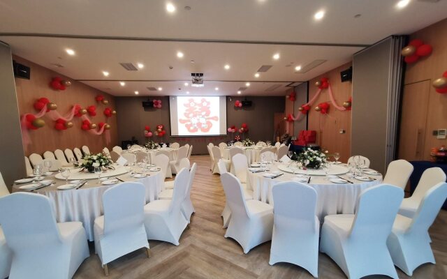 Holiday Inn Express Shanghai Xuhui Binjiang by IHG