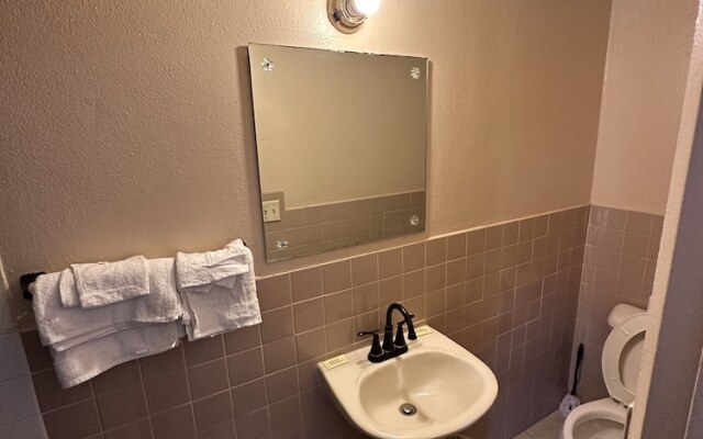 Crestview Motel Inc