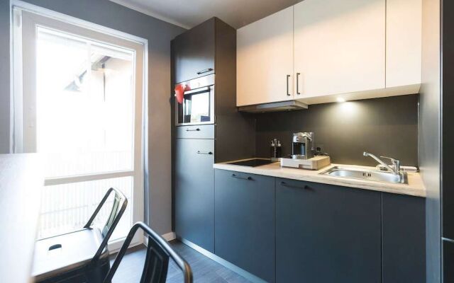 Riverview Apartments by dasPaul