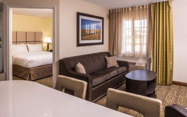 Candlewood Suites Kansas City-Overland Park