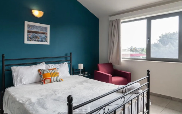 CHROMA Lodge Pikermi