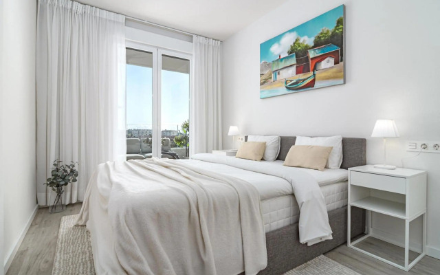 JG- Top modern apartment in Nueva Andalucia