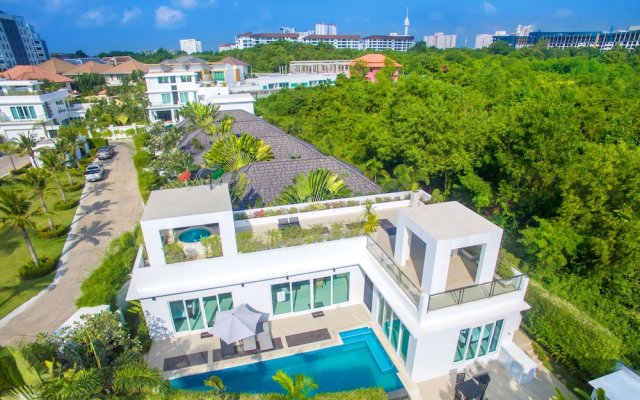 Hollywood Pool Villa Jomtien Pattaya