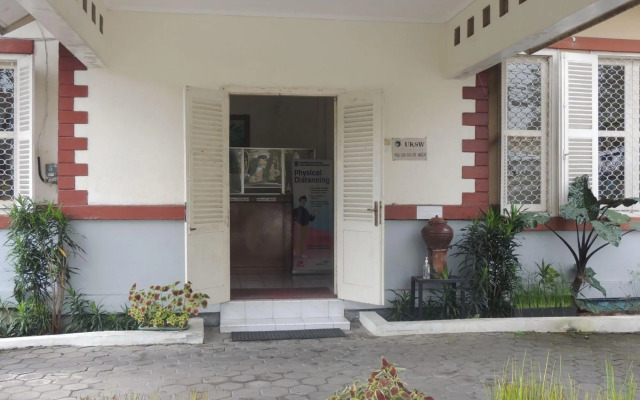 Wisma Tamu UKSW