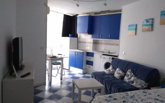 M3 904 Azul Mediterráneo bonito y confortable estudio