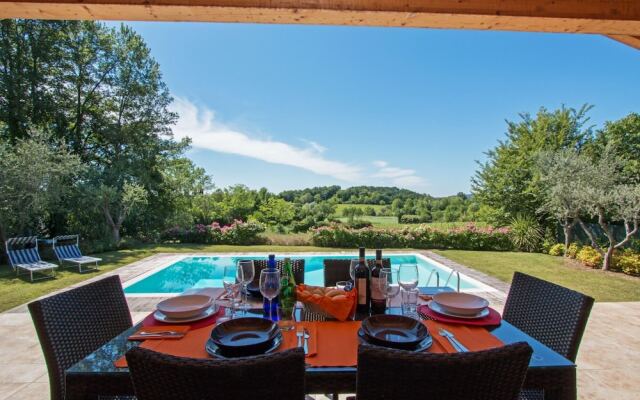 Villa Marina con Piscina by Wonderful Italy