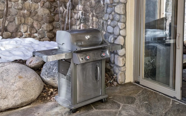 Village Center Condo 1F