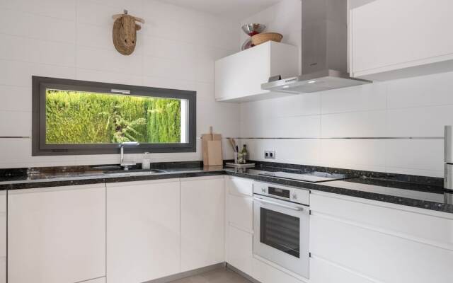 Comfortable Villa in Calpe With Pool, Terrace & Garden