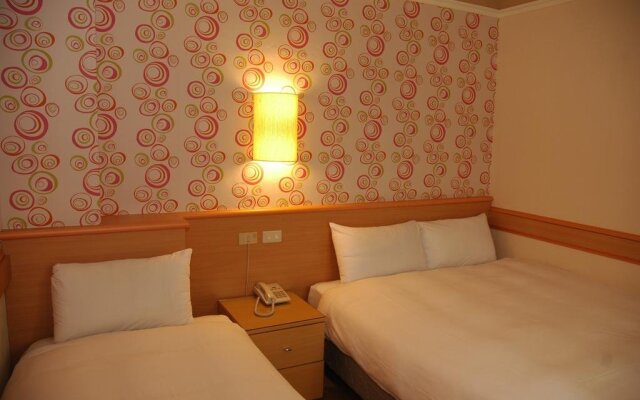 Manbo Holiday Hotel