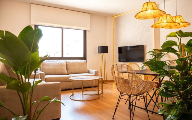 Stylish Apartment in downtown with Pool