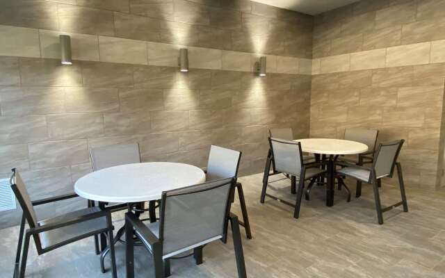 Best Western Plus Executive Residency Antioch Inn