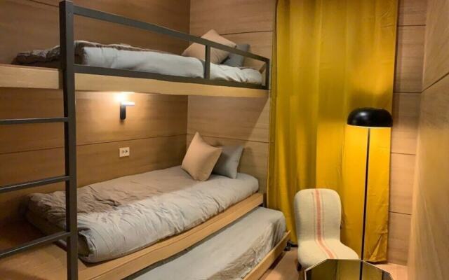 g g bae Hostel - Caters to Women