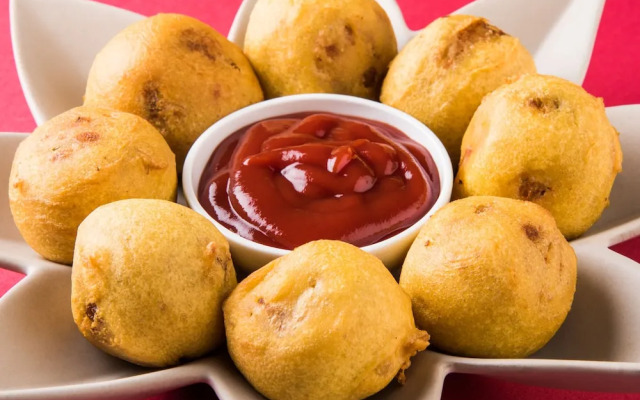 Treebo Igloo Residency Raja Seat