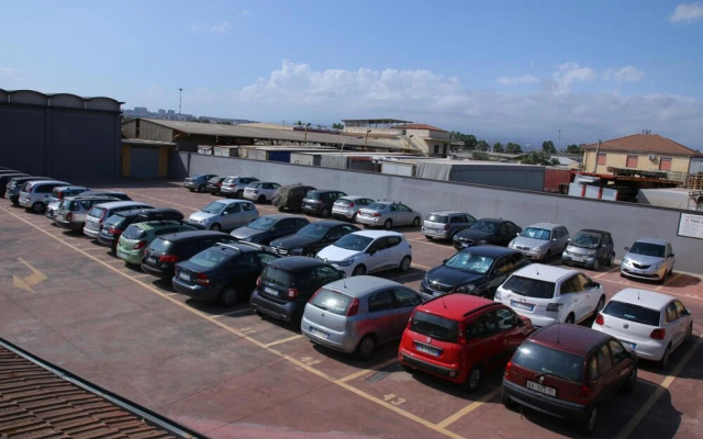 Etna Parking