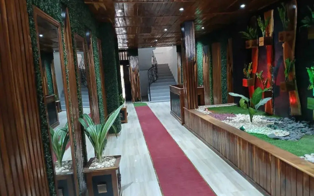 Touraco Suite Hotel Business