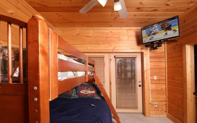 Mountain Sunrise - Five Bedroom Cabin