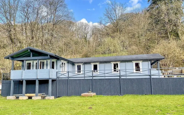 Valley Lodge