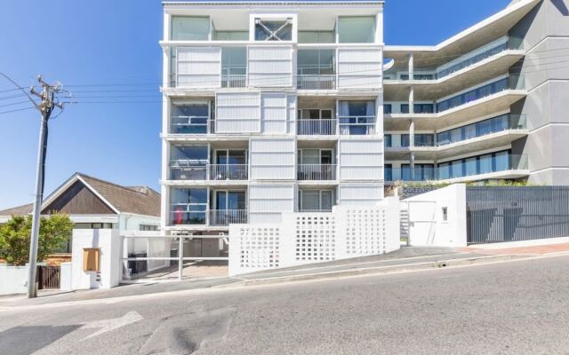 Seaside Studio Apartment, 9 Mins to Queens Beach!