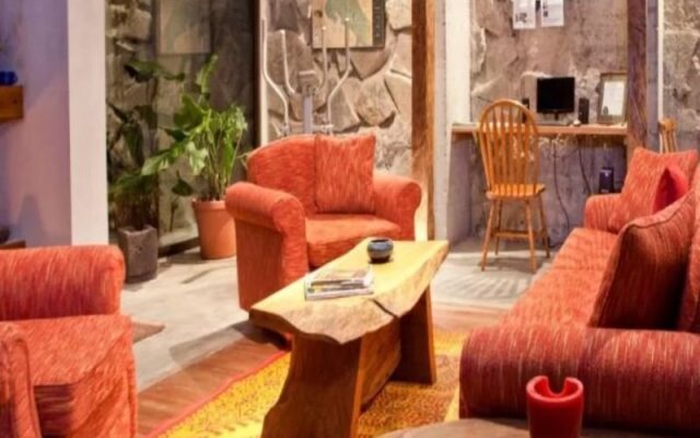Poas Lodge