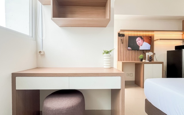 Homey And Minimalist Studio At Apartment Cisauk Point