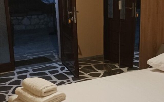 Medusa Rooms