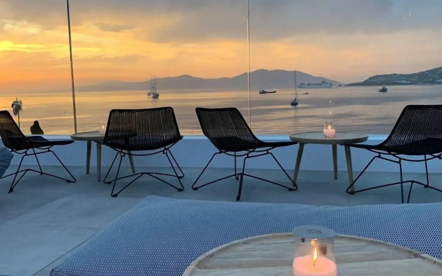 Apiro Mykonos