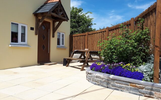 Willow Mews