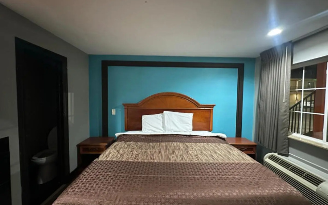 All Seasons Inn  Suites