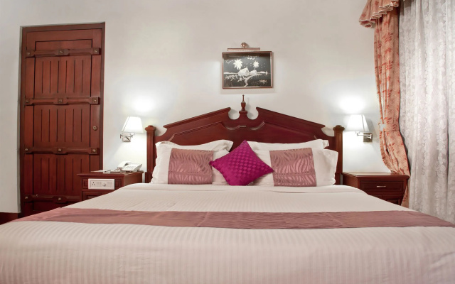 Sterling Lake Palace Alleppey