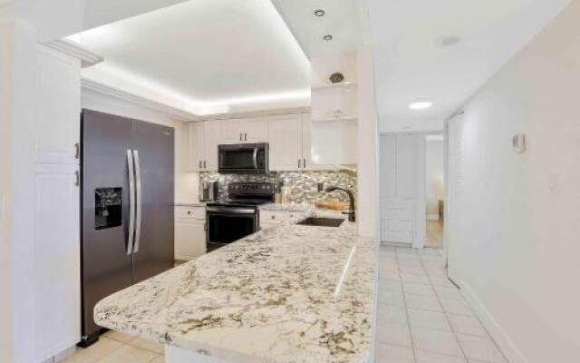 South Seas Tower 4-1209