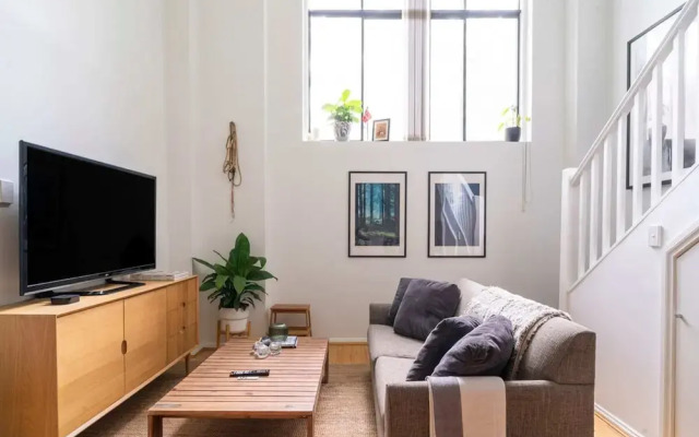 Loft Style Apartment in the Heart of Surry Hills
