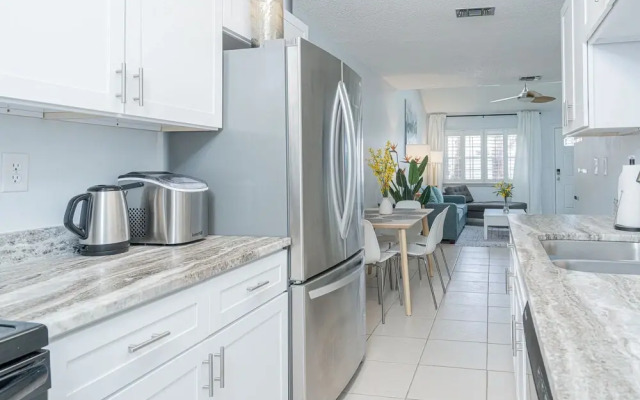 Beachside Palms - Miramar Beach