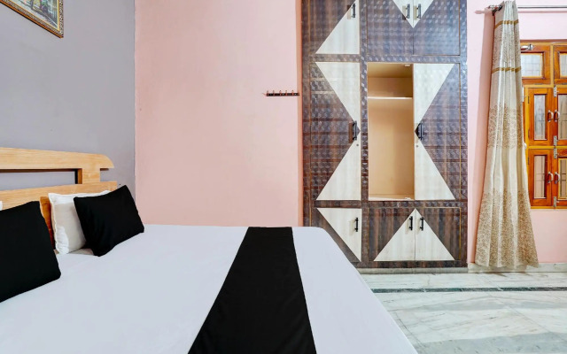 Hotel O Crown Food Court cfc