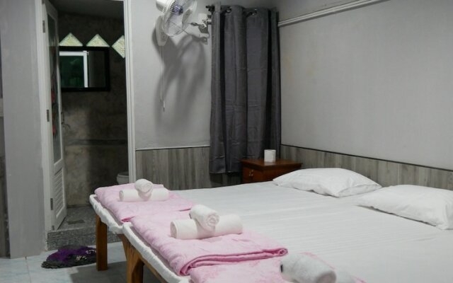 Muangluangraek Homestay
