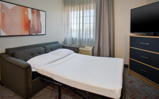 Candlewood Suites Kenosha – Pleasant Prairie by IHG