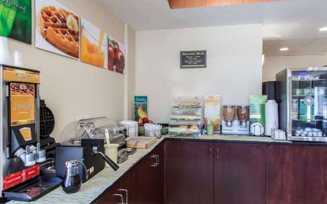 Quality Inn & Suites Danbury near University