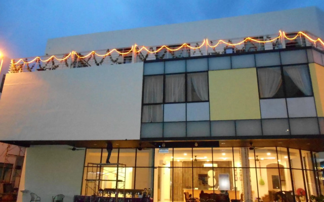 S8 Boutique Hotel